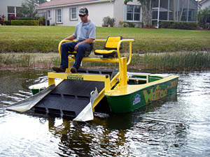 Our new lake surface-excavator, is 100% environmentally friendley, &ldquo;the Weedoo&rdquo; the 